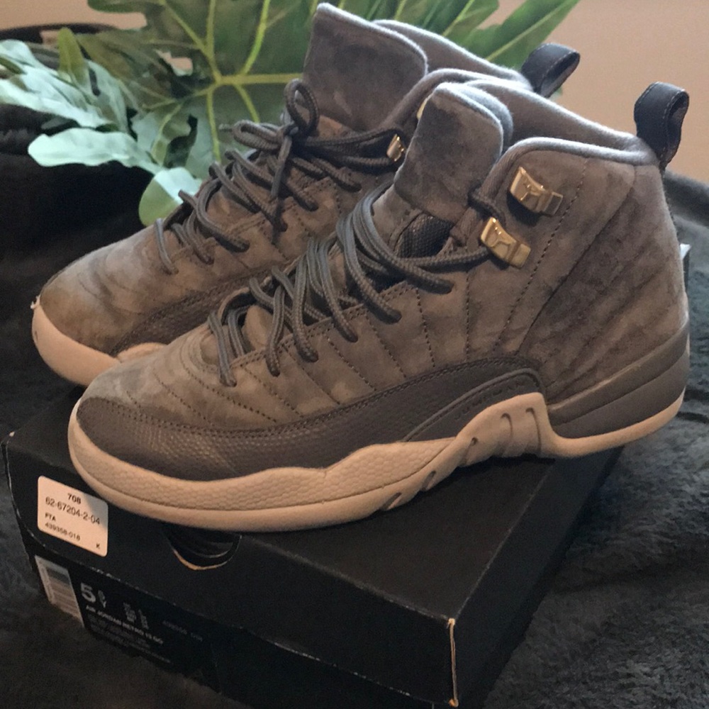 Boys Jordan Retro 12s! Like New